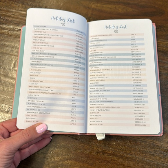 Small planner. Free with any bundle. - Picture 5 of 16